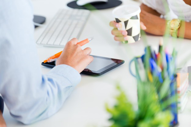 two business woman working office with digital tablet 1301 3550 为什么我们需要购买危疾保障(重疾险)?