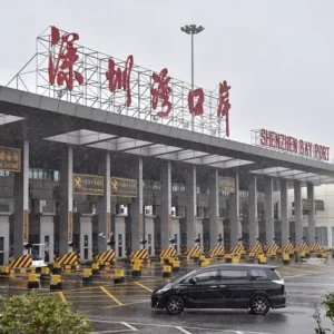 经深圳湾口岸到深圳人士或被分流到东莞等地隔离